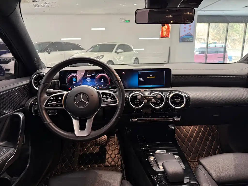 Mercedes-Benz A-Class 2021 — фото 11