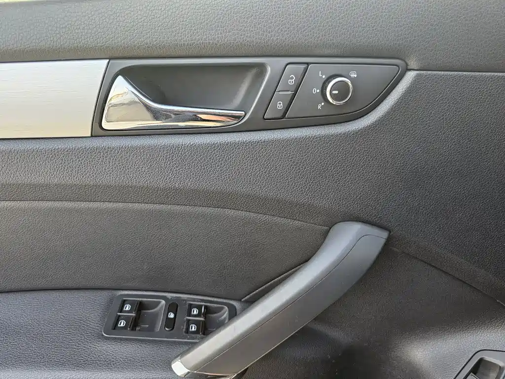 Volkswagen Passat 2016 — фото 12