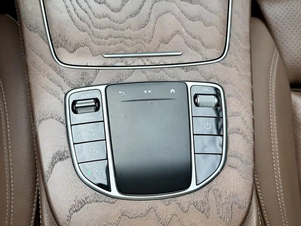 Mercedes-Benz E-Class 2022 — фото 9