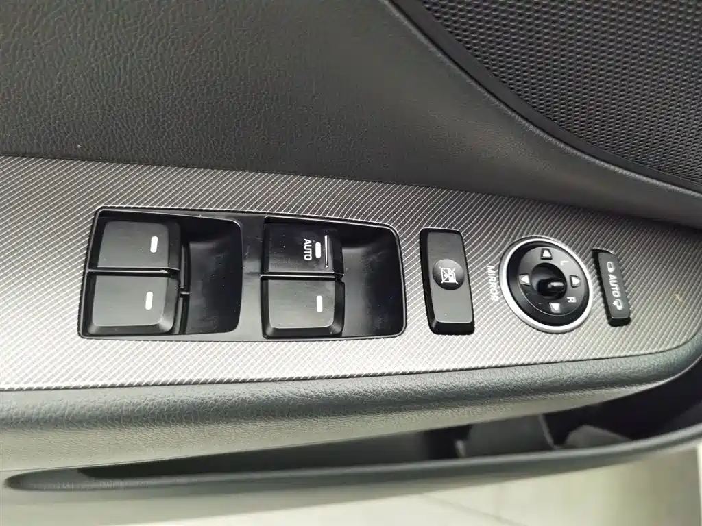Hyundai Mistra 2017 — фото 9