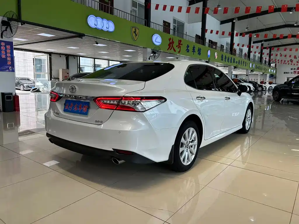 Toyota Camry 2020 — фото 14