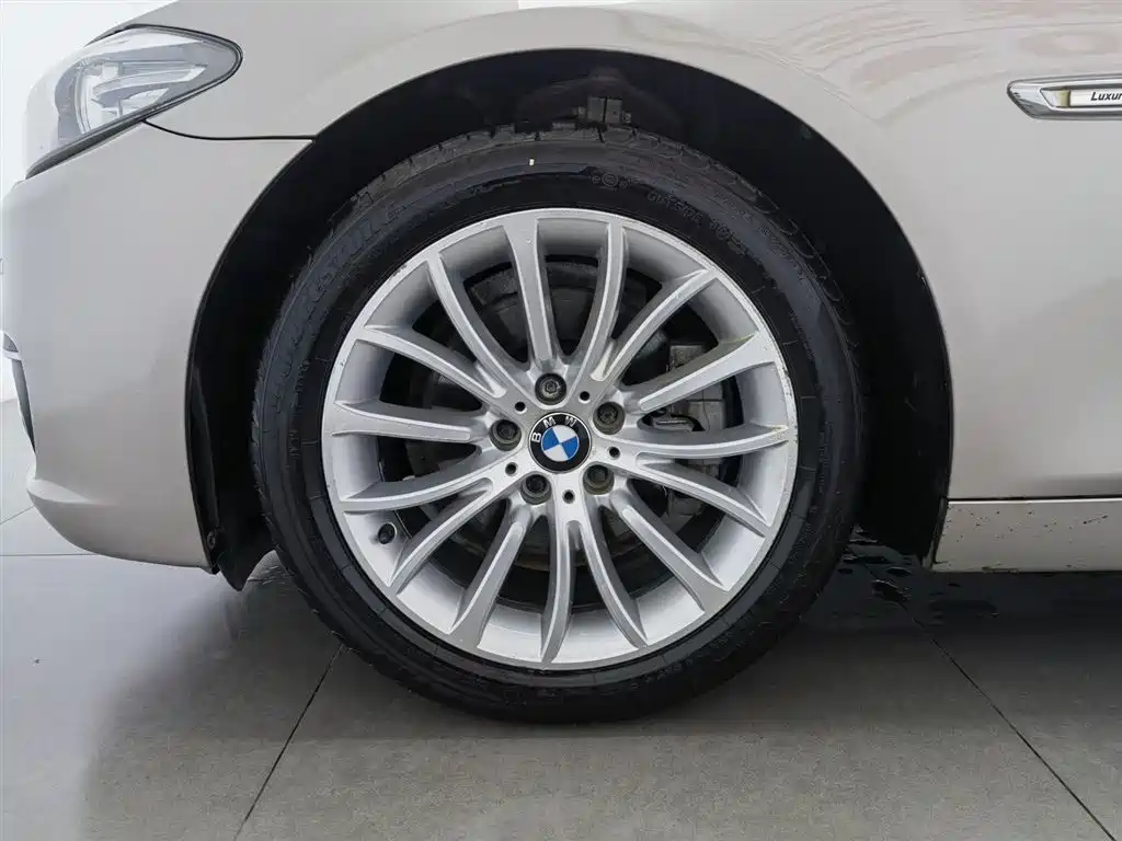BMW 5 Series 2016 — фото 17