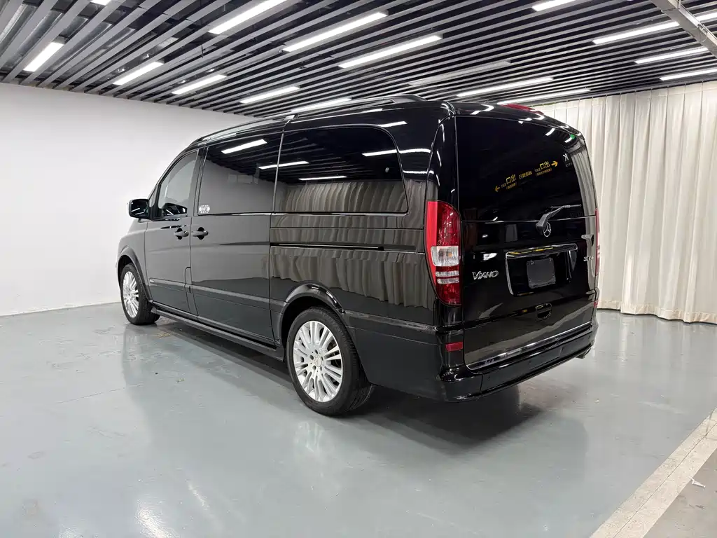 Mercedes-Benz Viano 2015 — фото 24