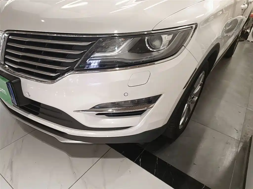 Lincoln MKC 2018 — фото 24