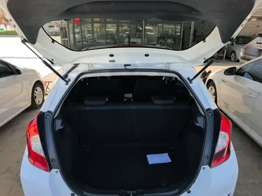 Honda Fit 2017 — фото 19