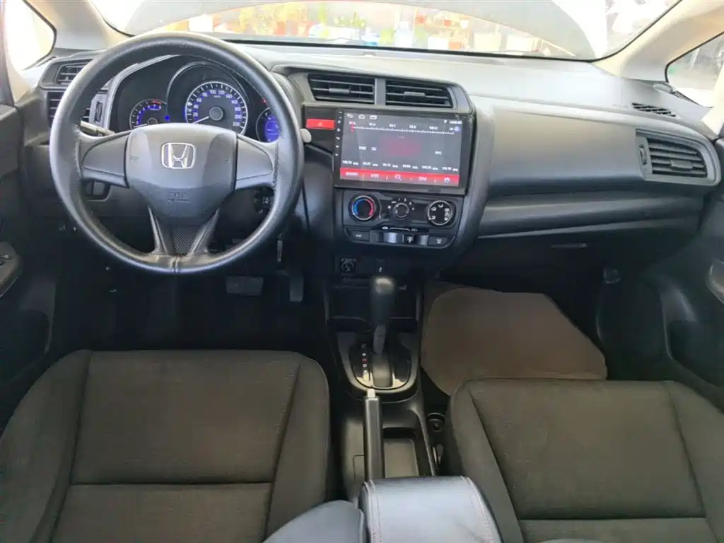 Honda Fit 2017 — фото 10