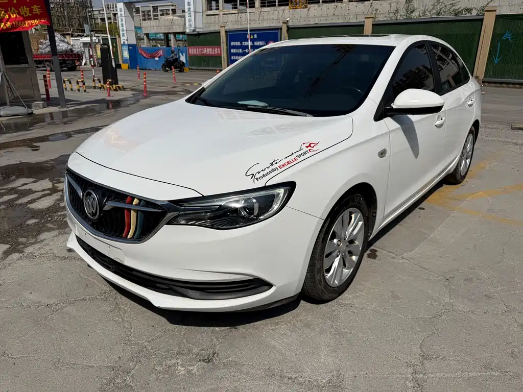 Buick Excelle 2018 — фото 1