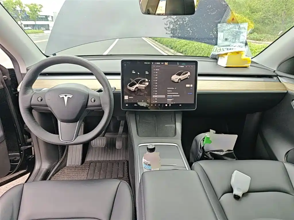 Tesla Model Y 2023 — фото 10