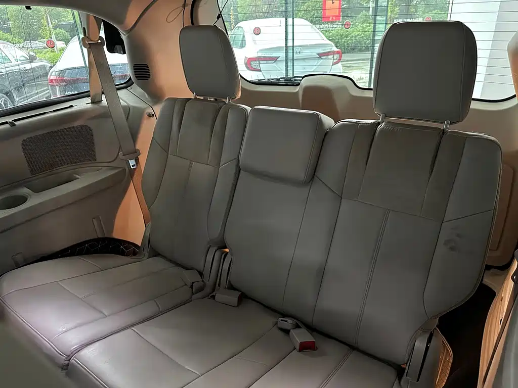 Chrysler Grand Voyager 2014 — фото 21