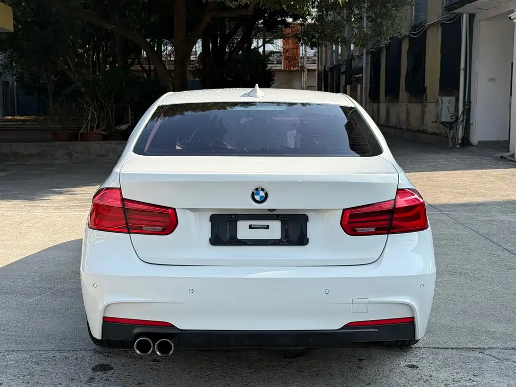 BMW 3 Series 2019 — фото 9