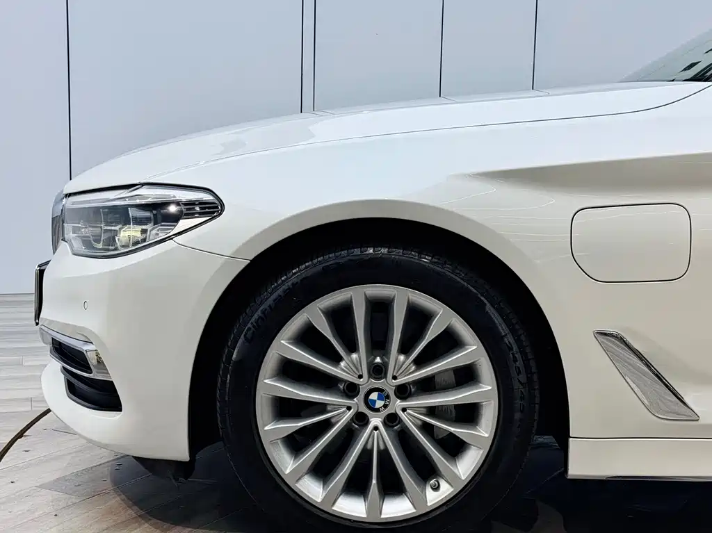 BMW 5 Series New Energy 2020 — фото 26