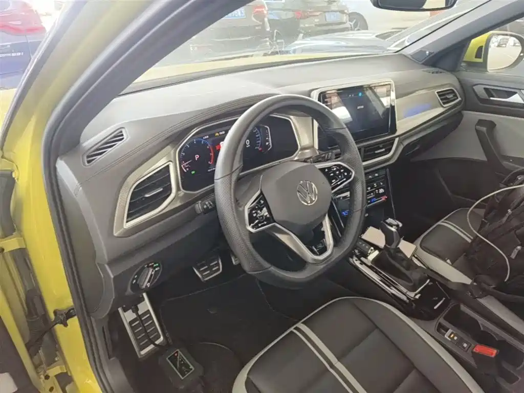 Volkswagen T-Roc 2023 — фото 10