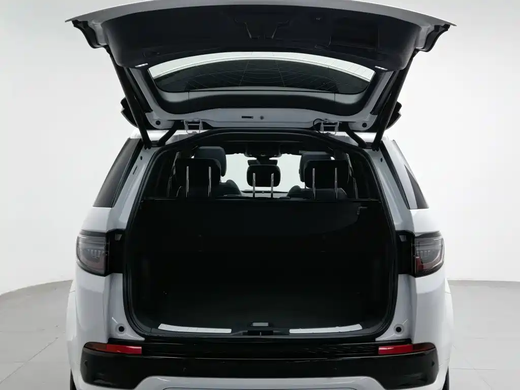 Land Rover Discovery Sport 2023 — фото 16