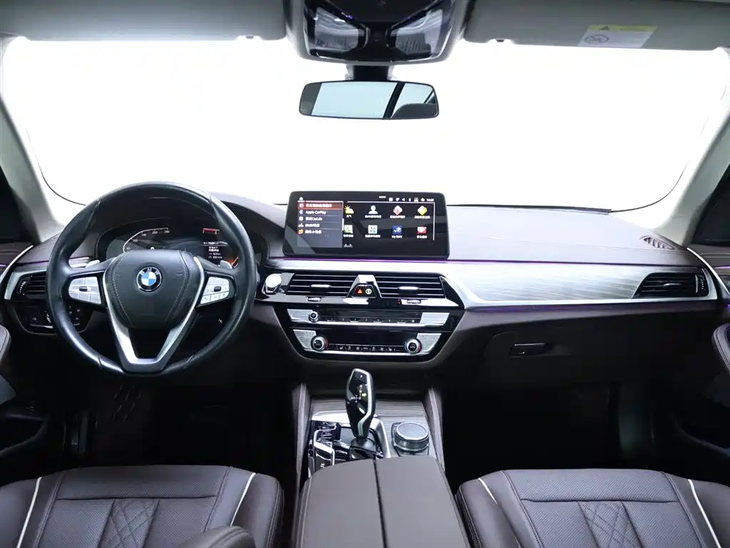 BMW 5 Series 2021 — фото 13
