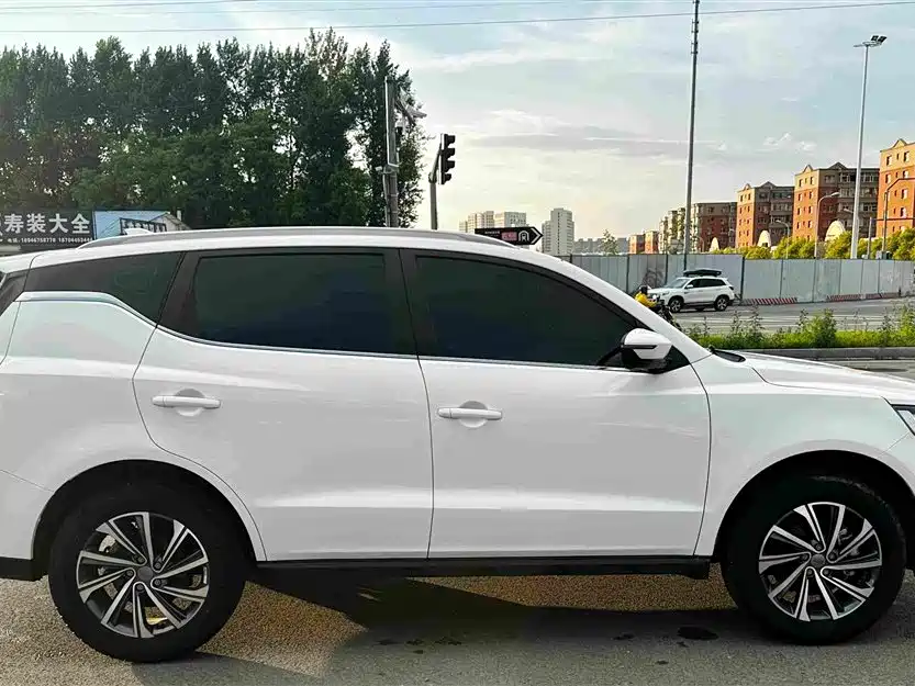 Geely Vision X6 2023 — фото 15