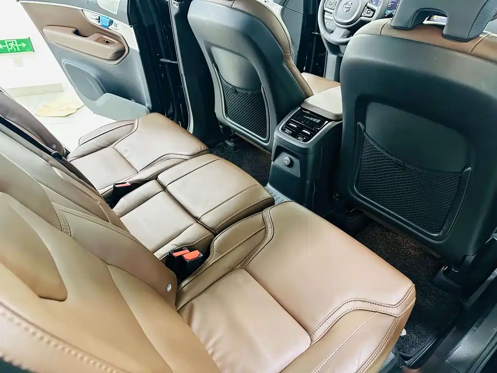 Volvo XC90 PHEV 2023 — фото 11