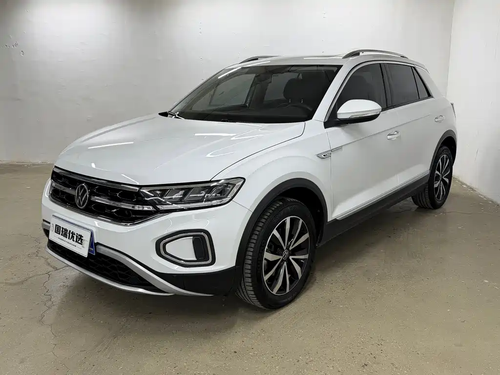 Volkswagen T-Roc 2023 — фото 1
