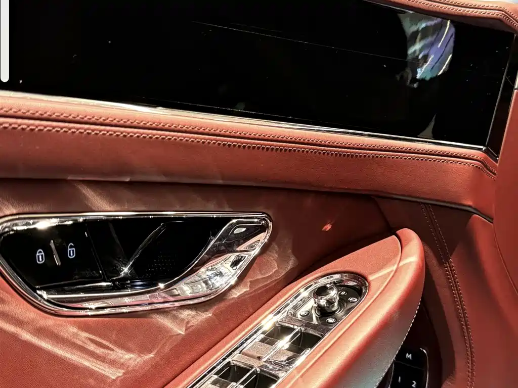 Bentley Continental 2020 — фото 12