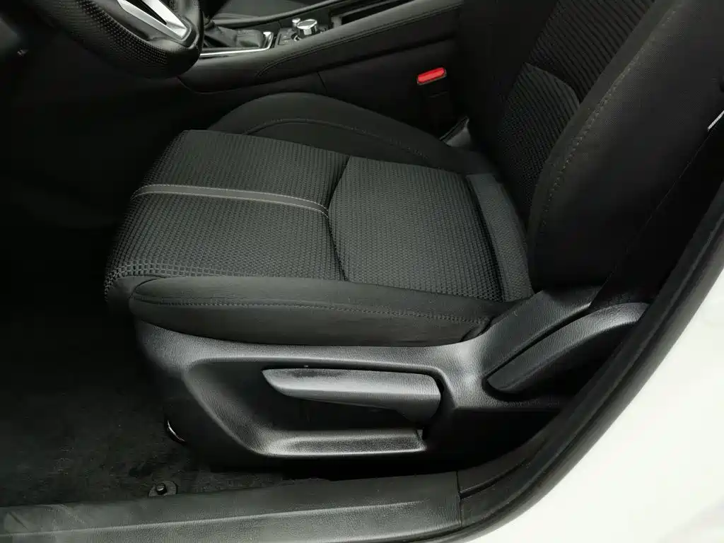 Mazda 3 Axela 2017 — фото 20