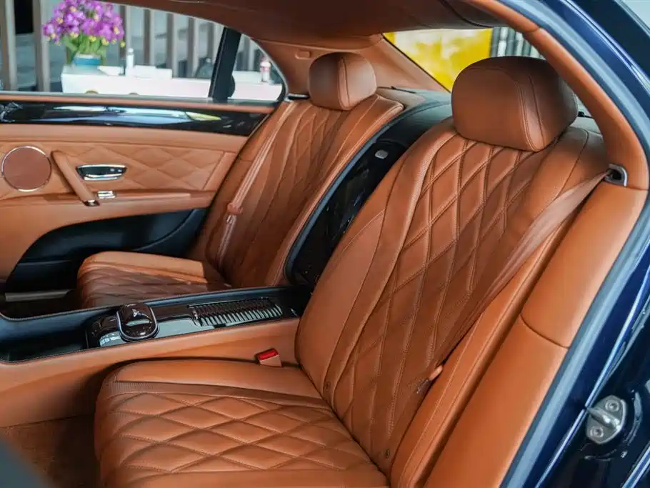 Bentley Flying Spur 2016 — фото 12