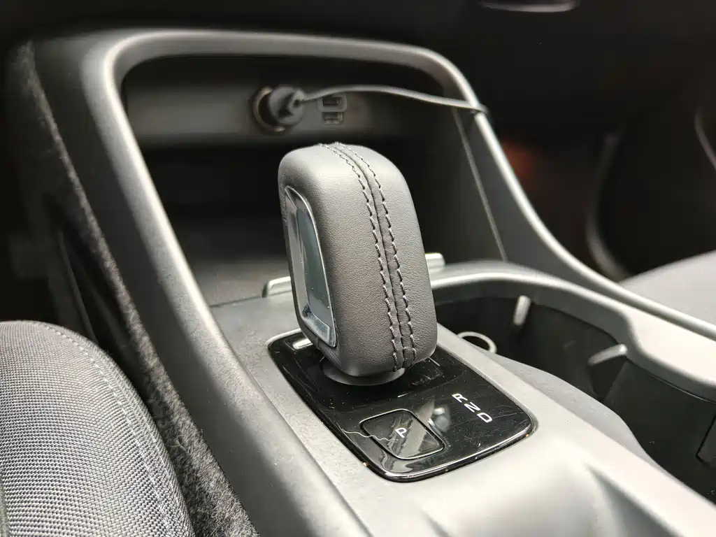 Volvo XC40 2021 — фото 12