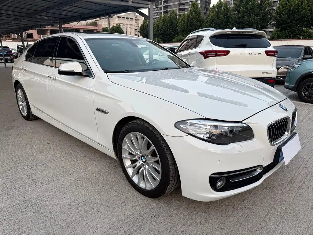 BMW 5 Series 2016 — фото 3