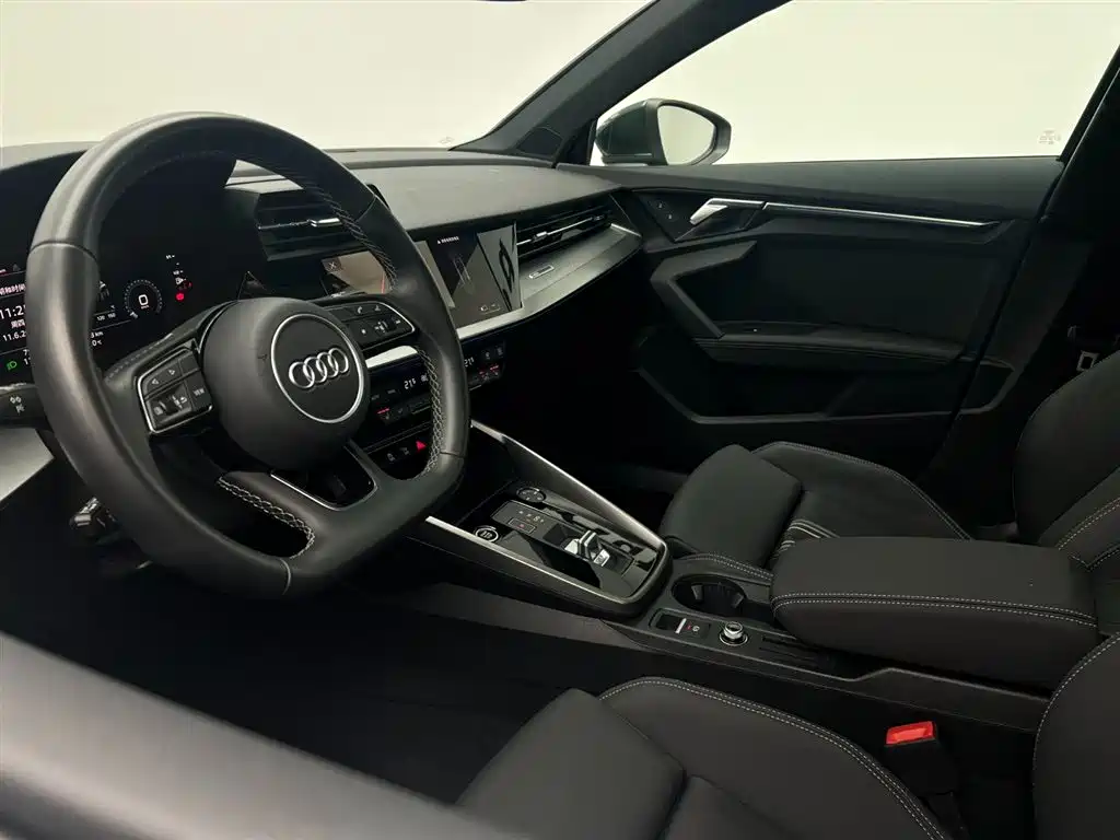 Audi A3 2023 — фото 14