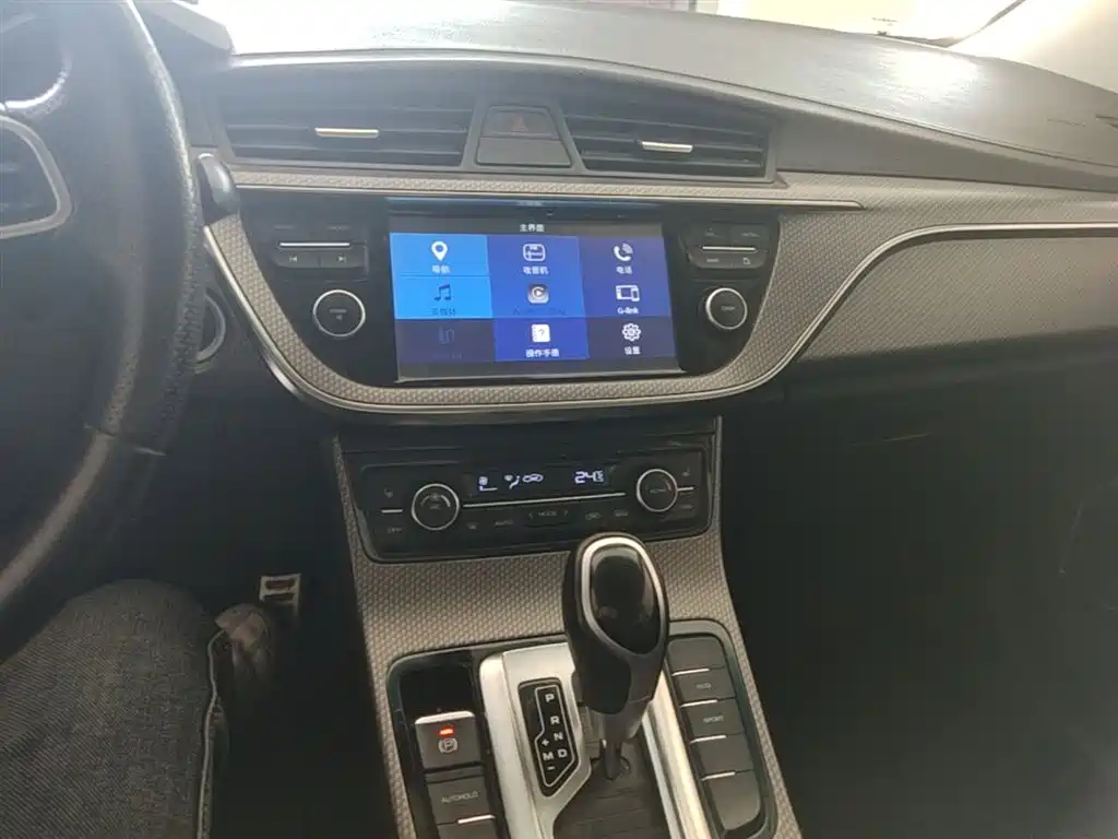 Geely Emgrand GS 2018 — фото 13