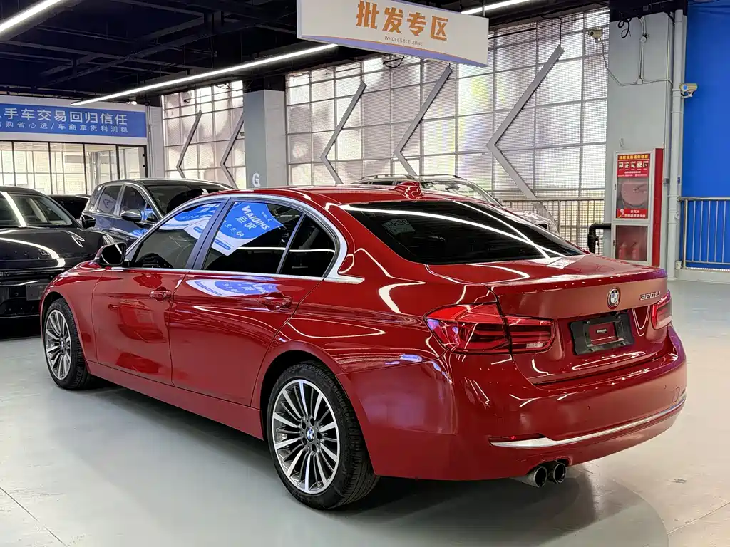 BMW 3 Series 2019 — фото 24