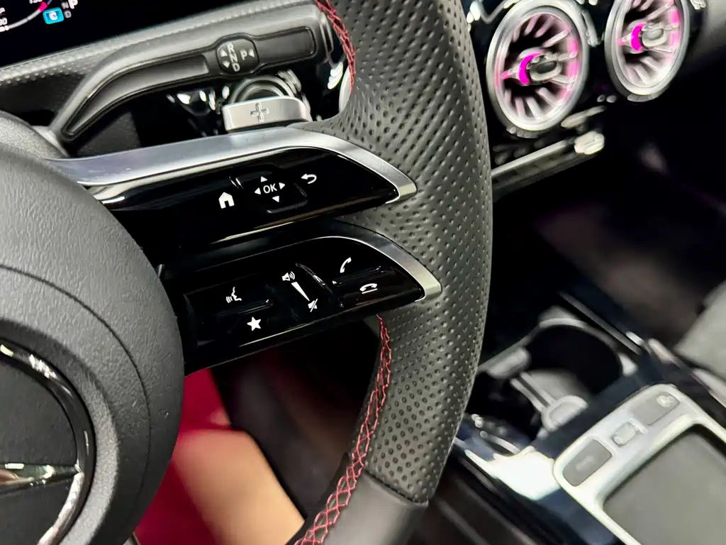 Mercedes-Benz A-Class 2024 — фото 10