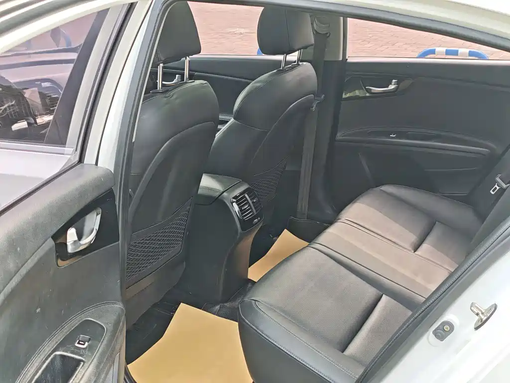 Kia K4 2015 — фото 10