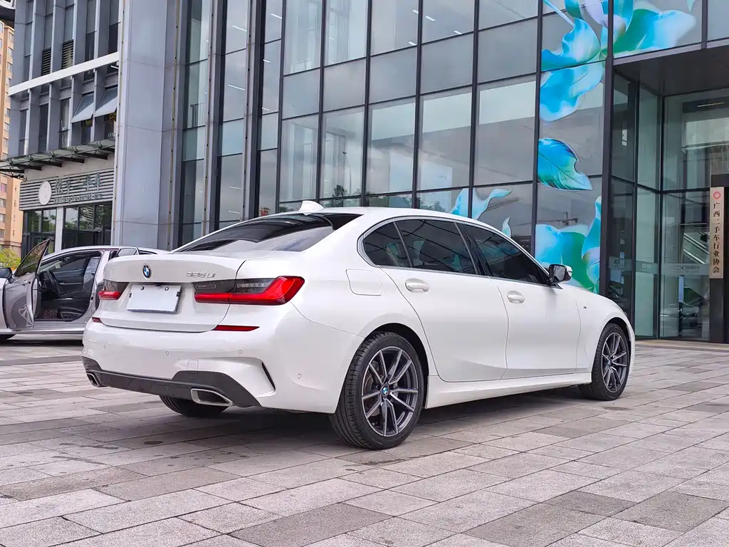 BMW 3 Series 2021