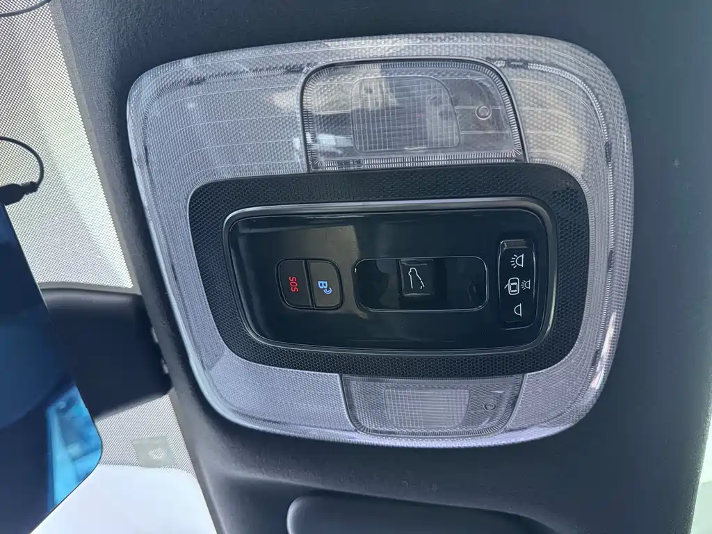 Hyundai Elantra 2022 — фото 17