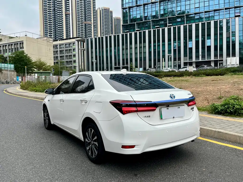 Toyota Corolla Hybrid 2020 — фото 14