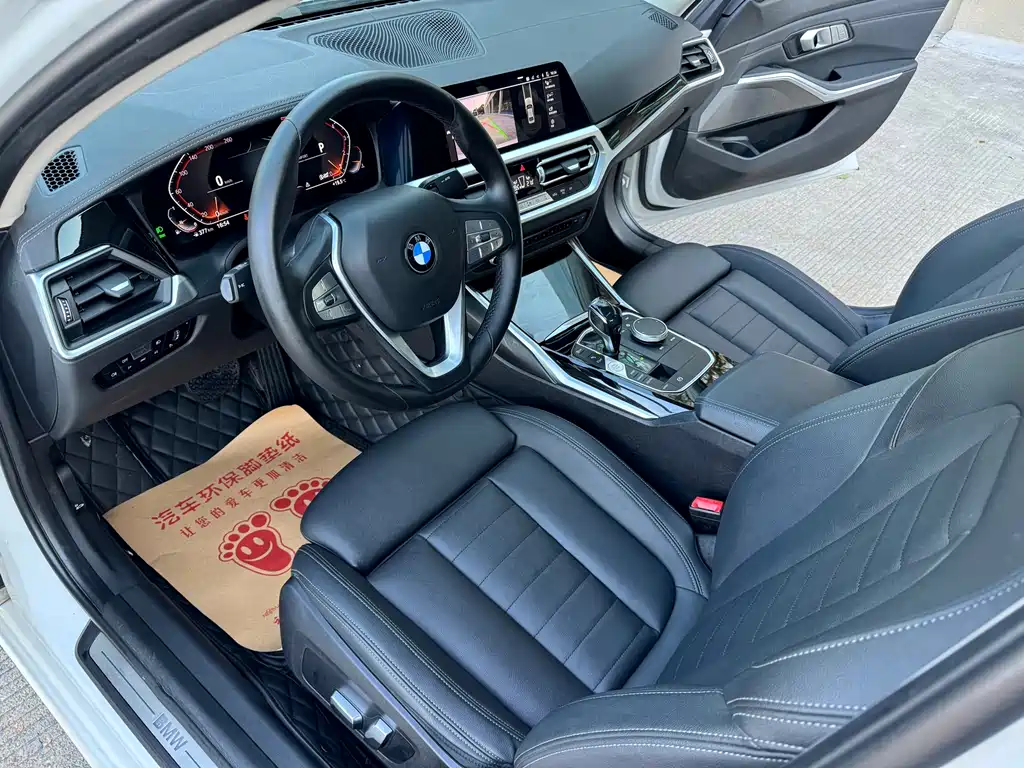 BMW 3 Series 2019 — фото 9
