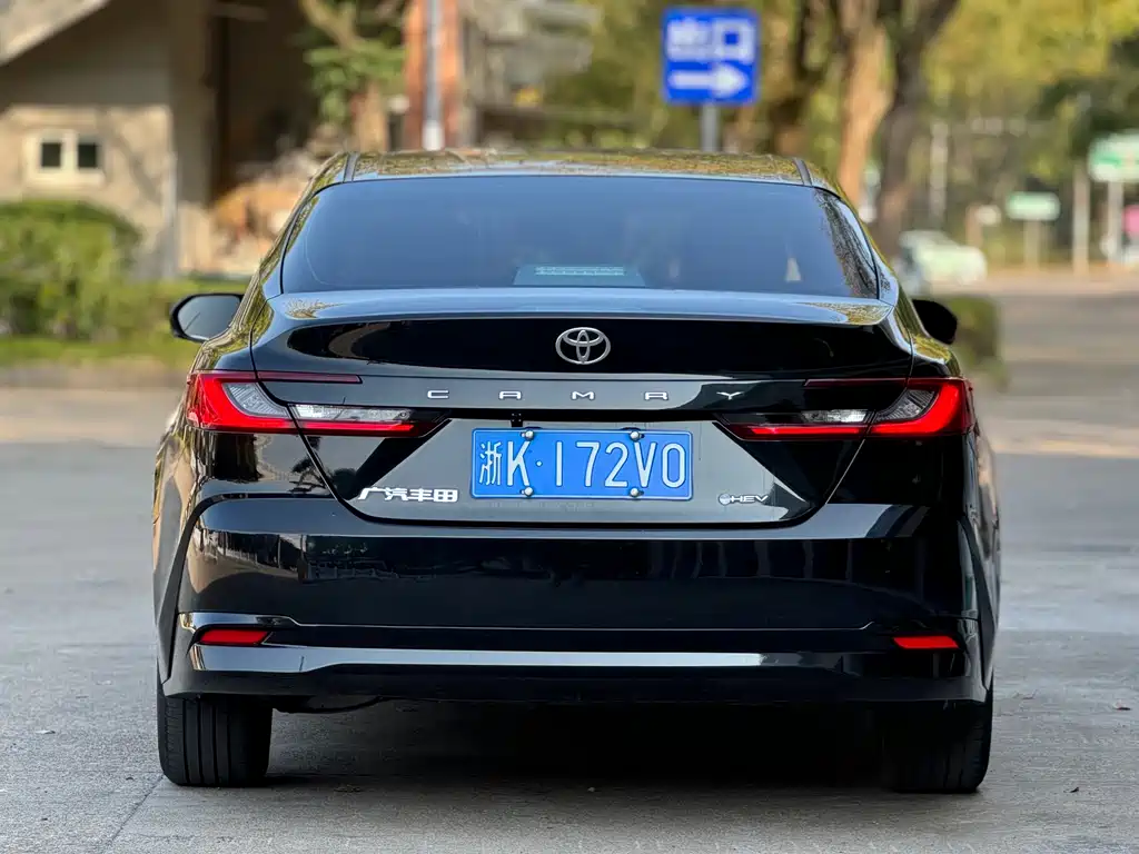 Toyota Camry 2025 — фото 5