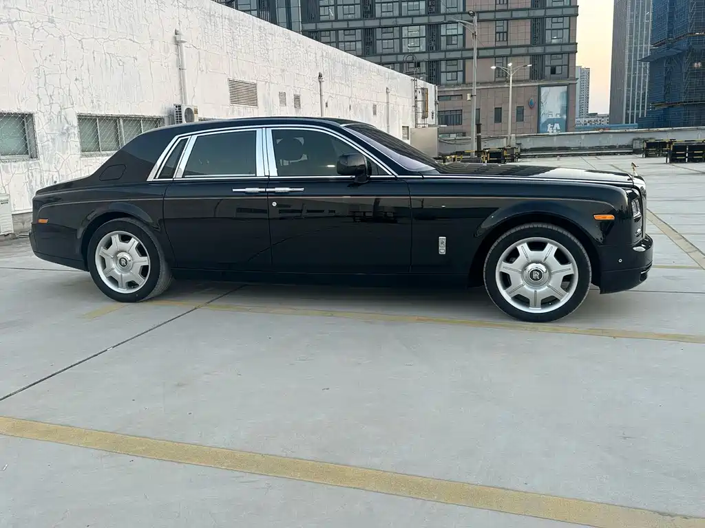 Rolls-Royce Phantom 2013 — фото 28