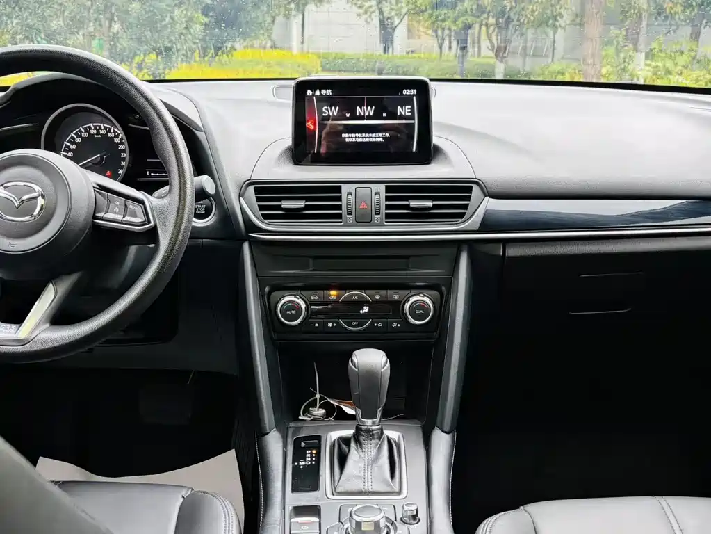 Mazda CX-4 2022 — фото 13