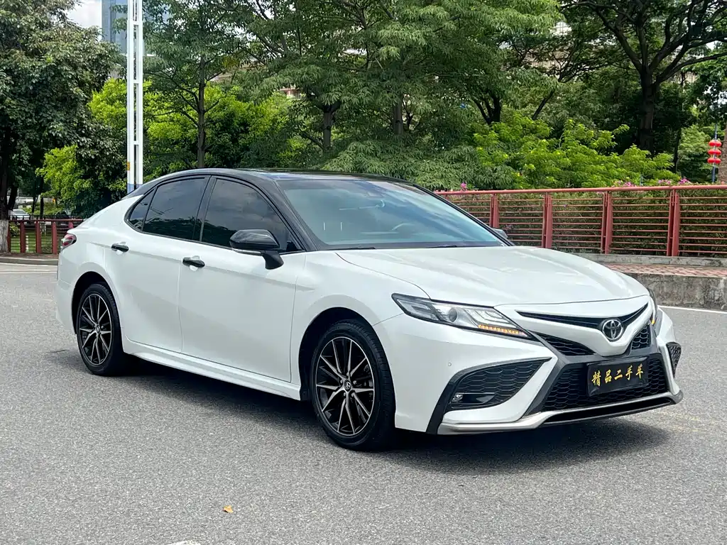 Toyota Camry 2021 — фото 3