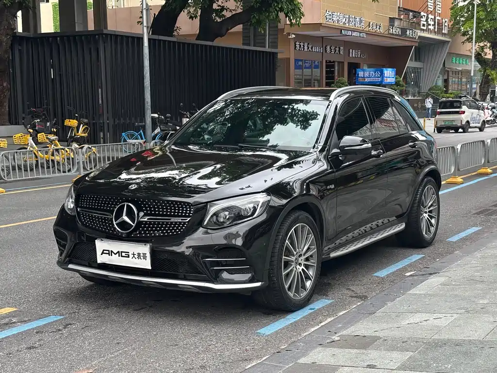 Mercedes-Benz GLC AMG 2017 — фото 1