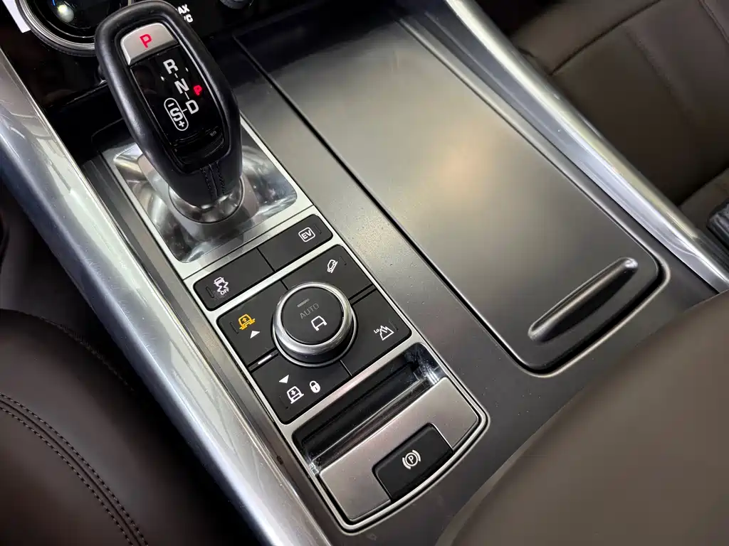 Land Rover Sport PHEV 2021 — фото 6