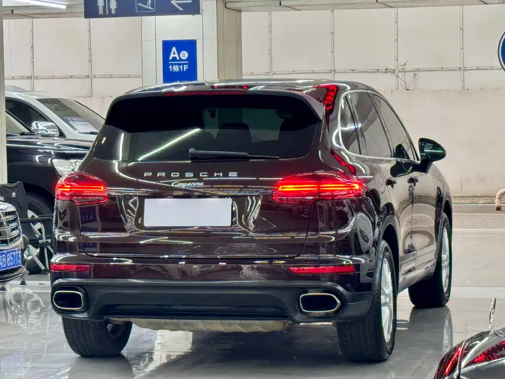Porsche Cayenne 2018 — фото 13