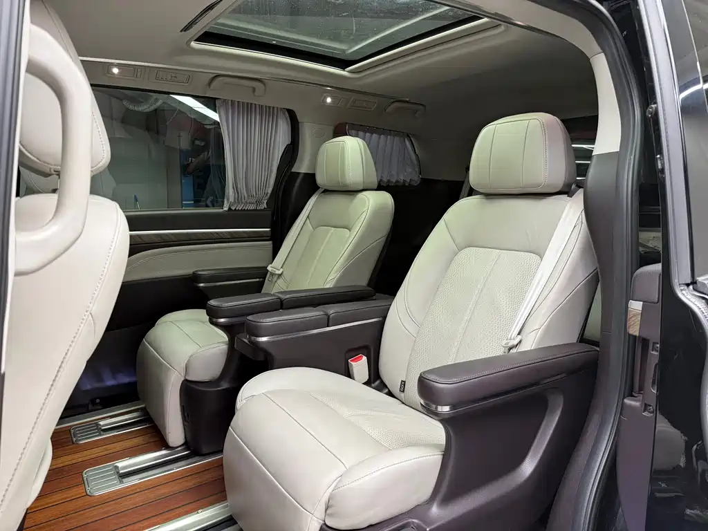 GAC Motor Trumpchi M8 2021 — фото 9