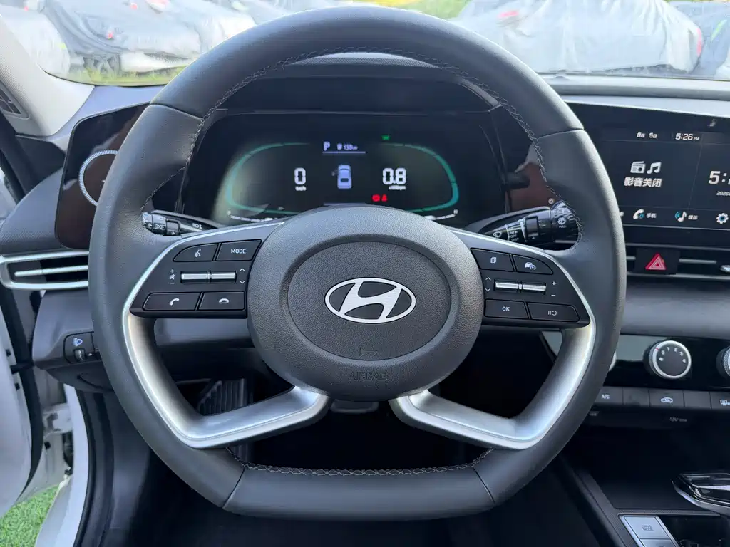Hyundai Elantra 2023 — фото 13