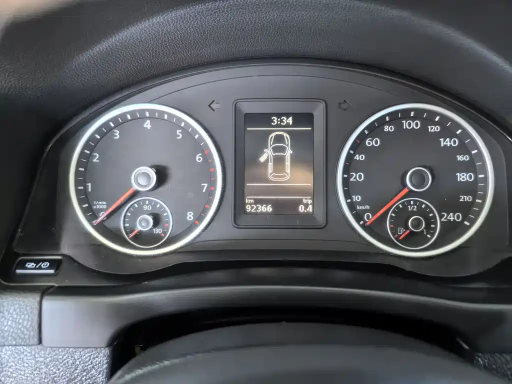 Volkswagen Tiguan 2015 — фото 8