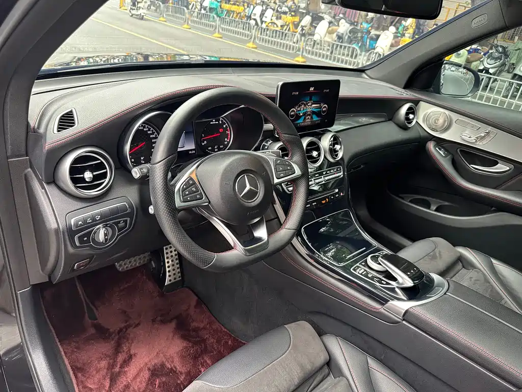 Mercedes-Benz GLC AMG 2017 — фото 4