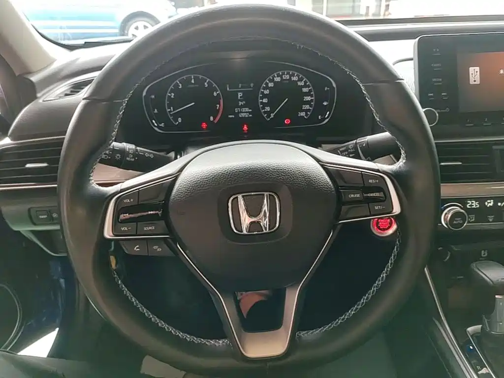 Honda Accord 2019 — фото 11