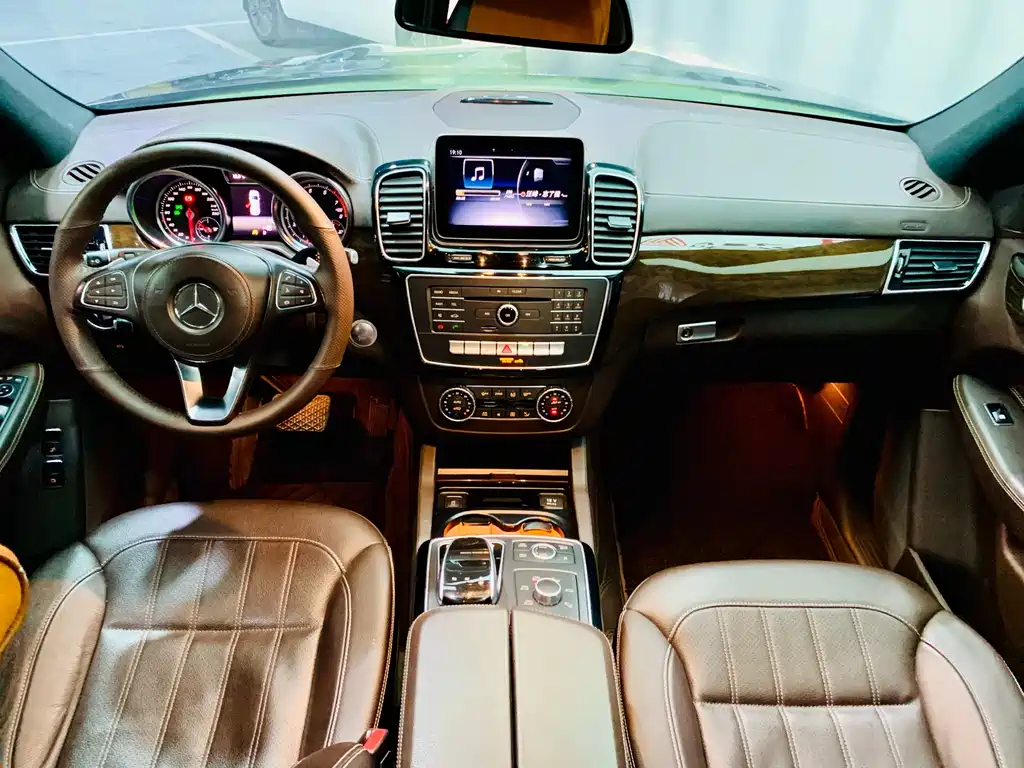 Mercedes-Benz GLS 2018 — фото 9