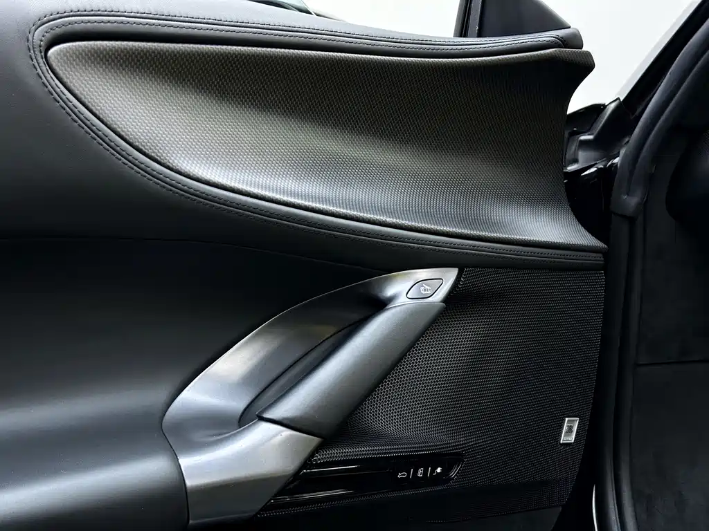 Ferrari SF90 2023 — фото 20
