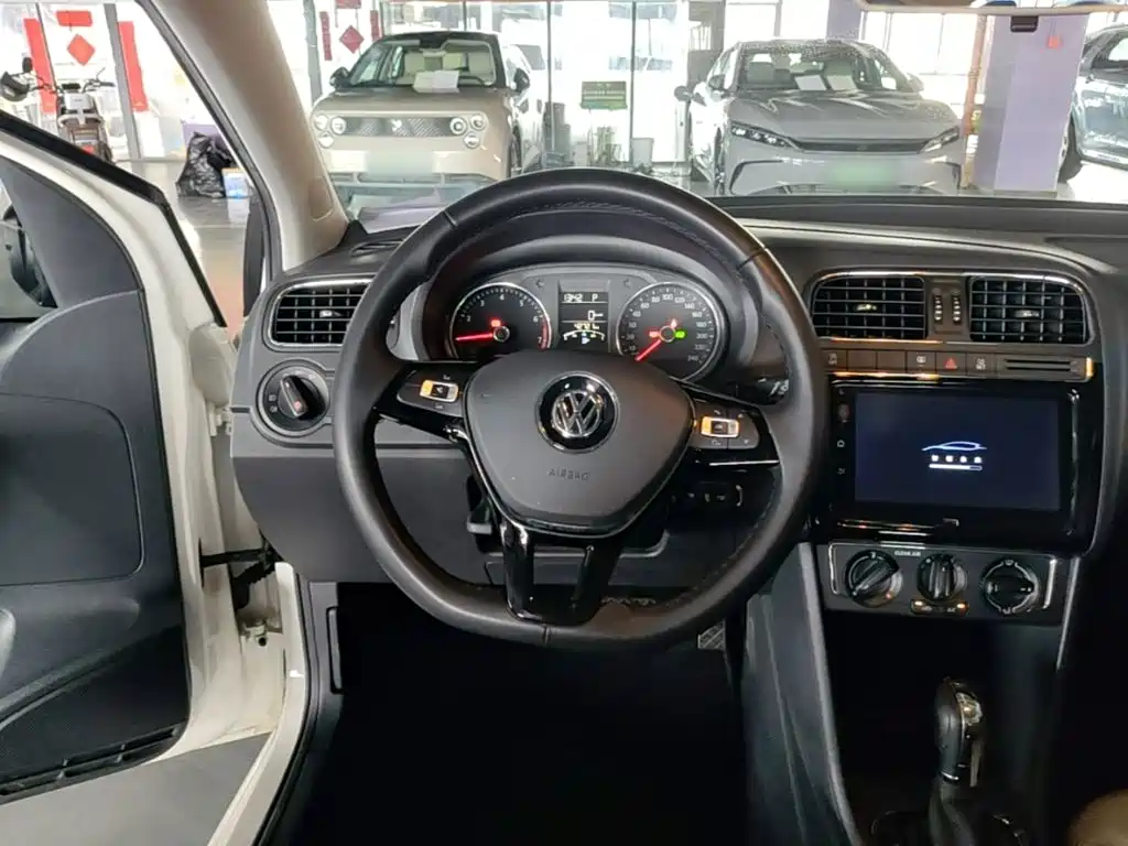 Volkswagen Polo 2018 — фото 11